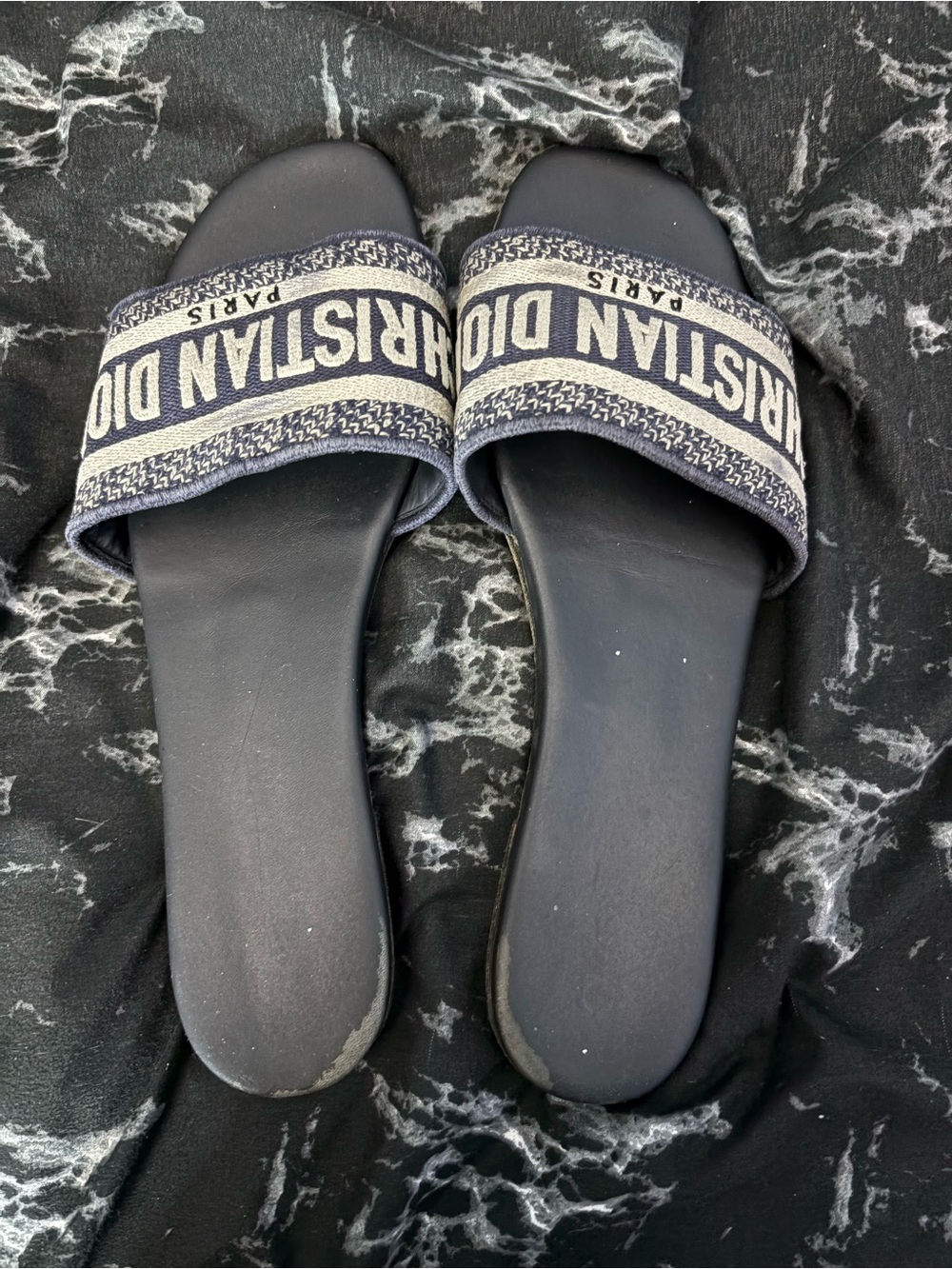 Dior slides in ok ok condition